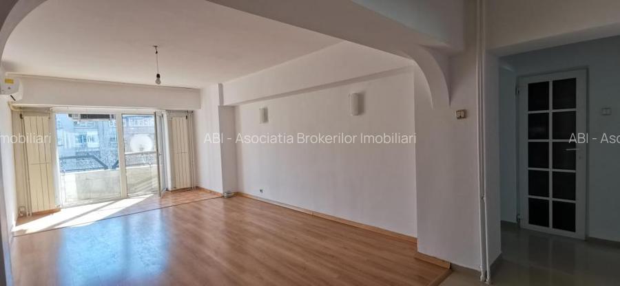 Bd. Decebal - Apartament 4 camere dec 1990 - 2