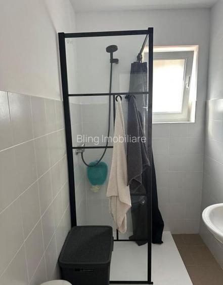 Apartament /spațiu comercial cu 2 camere , strada Răzoare - 6
