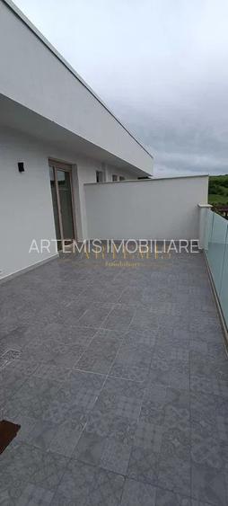 Apartament de 2 camere, decomandat, 40 mp., terasa 25 mp., zona zavoaie - 7