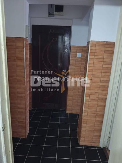 Garsoniera, suprafata de 28 mp cu loc de parcare in cartierul Tractorul - 2