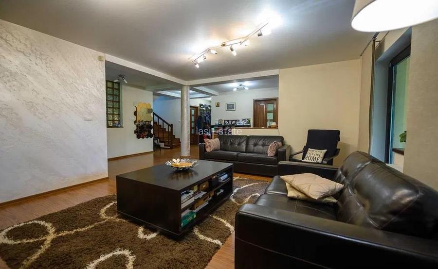 Galata platou VILA LUX P+M S.U=207 TEREN=806mp zona linistita - 2