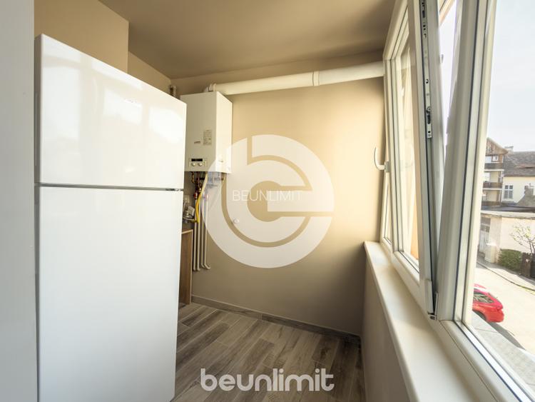 Apartament 3 camere decomandat, etaj 1, zona centrală - 16