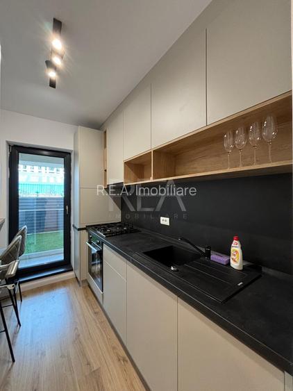 Garsoniera, Exigent Plaza - 7