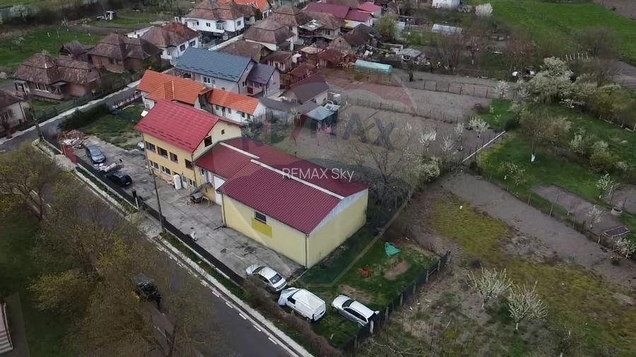 Business la cheie! Spațiu Comercial 430 mp + Apartamente - 2