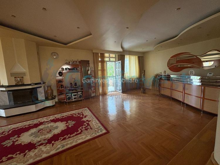 Vila cu 13 camere si 3000 mp de teren in Sanmartin, Bihor - 7