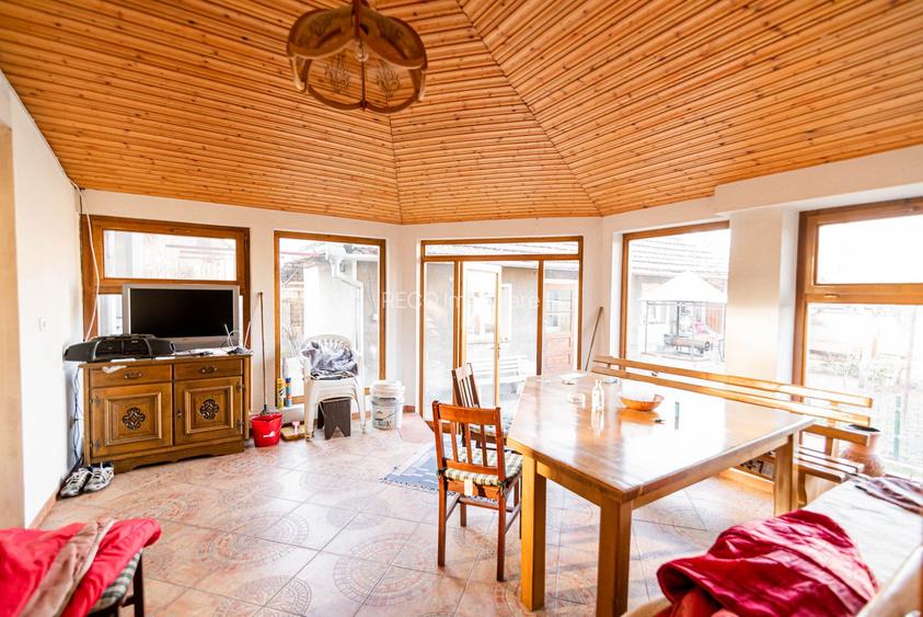 Spatii de inchiriat  pentru  birouri sau cabinete,zona Nufarul - 12