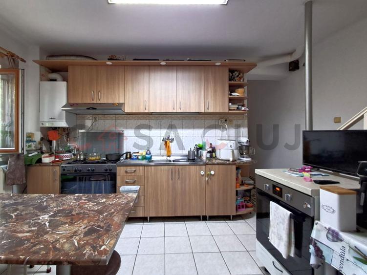 Casă individuală, teren 1.723 mp. garaj și livadă -Grigorescu!! - 2