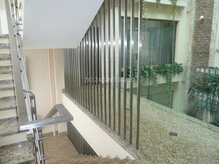 Km. 5 - Sos. Mangaliei, apartament ultramodern, 120 mp., 3 camere - 3