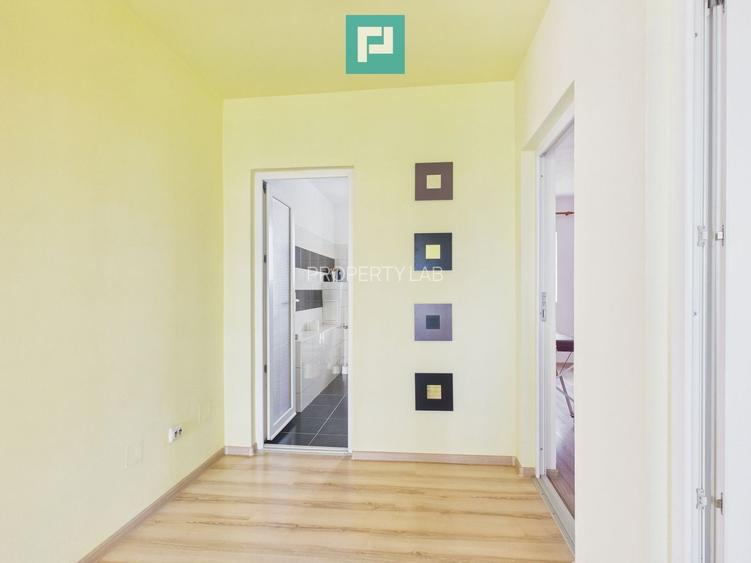 Casă cu 7 camere și teren generos în Șofronea - 13