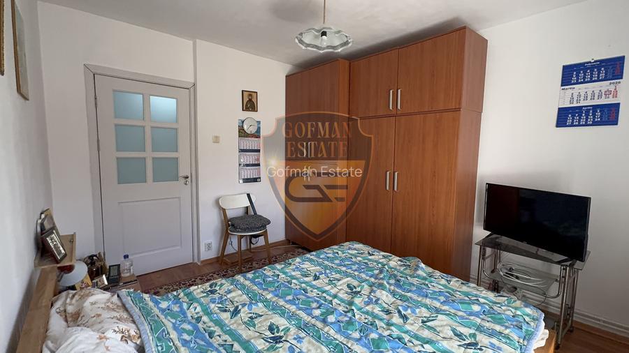 3 Camere Decomandat + uscător + boxă Capitol 3 balcoane centrala gaz 2 bai  A/C - 18