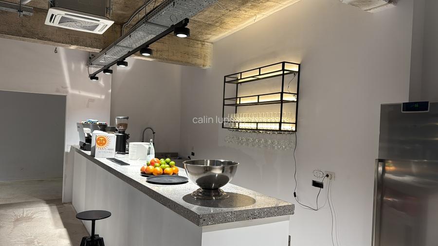 Cladire comercial sau birouri complet renovata - 4