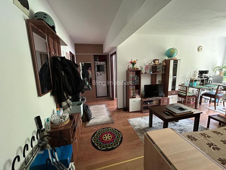 Apartament cu 2 camere, 42 mp, balcon, strada Edgar Quinet - 2
