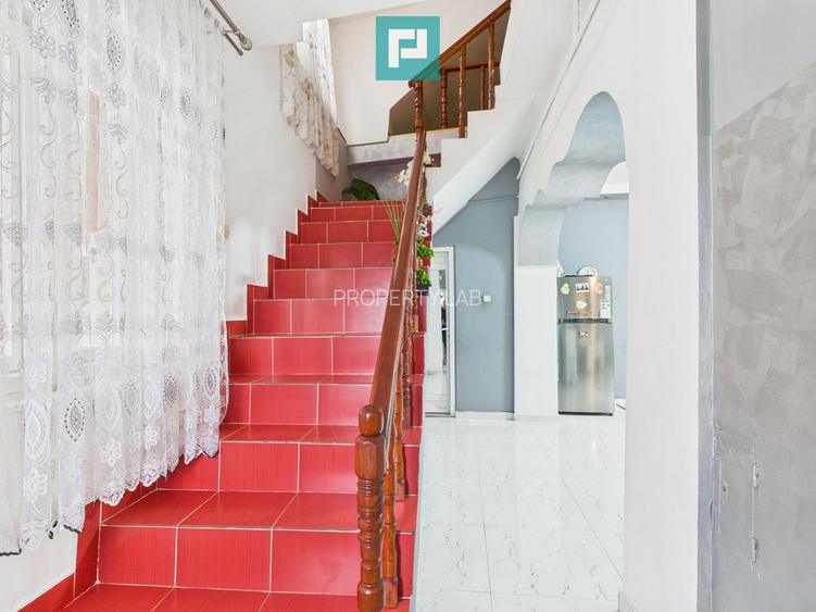 Două case, curte mare, lângă Castelul Corvinilor - 19