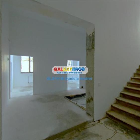 De inchiriat VILA  D+P+1E+M, TEREN 900 mp, parcare, ULTRACENTRAL