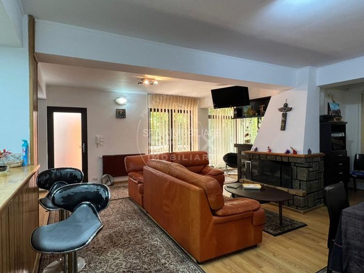 De vanzare vila 8 camere Sinaia  - 2