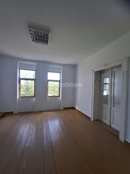 Casă individuală cu 6 camere în Gelu - 9