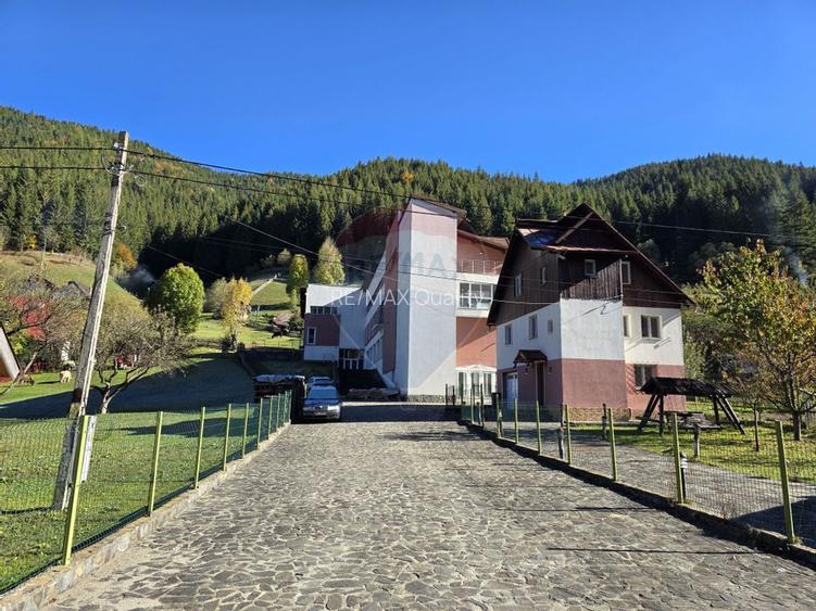 Vila / Pensiune / Camin / Azil seniori, zona superba Moeciu, parcare - 2