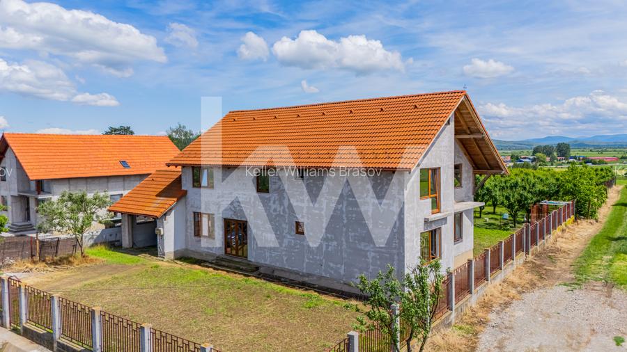 Casa cu 7 camere, 224 mp utili, teren 1000 mp | Feldioara - 2