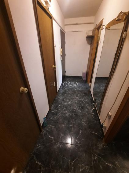 Apartament cu 2 camere, etaj 2/4, zona Podu Ros - 10