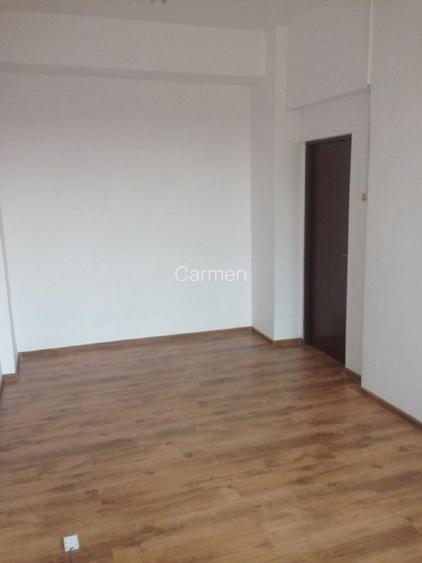 Birou ultracentral  Bdul Tomis - 8