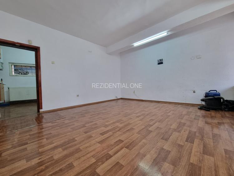 Piața Centrală/ spațiu comercial- 70 mp/ parter + etaj/ liber - 3