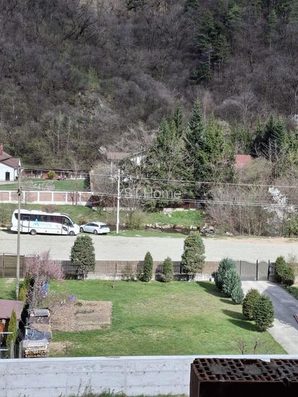 Casa la rosu– teren 706 mp – Gura Raului – vedere panoramica - 5