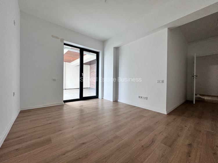 Vedere Panoramica asupra Lacului | Parc Privat | LakeView Garden | - 9