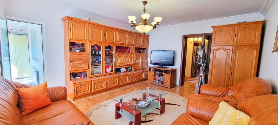 Ap decomandat cu 3 camere bloc 1993 Orzari, Delea Veche, Calea Calarasilor - 11