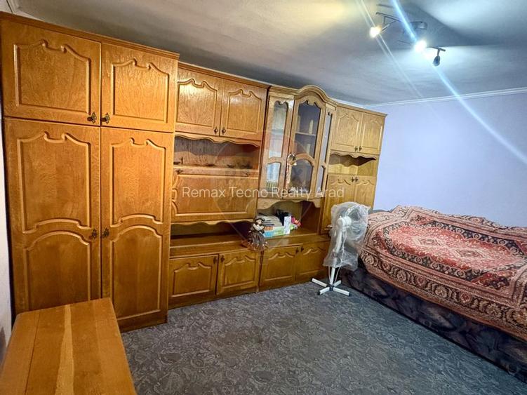 Oportunitate: Casa 3 camere si curte in zona centrala - 10