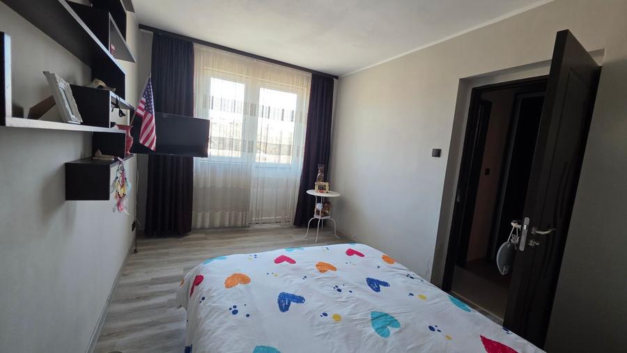 Clădire Comercială + Apartamente | 390 mp | Drumul European |