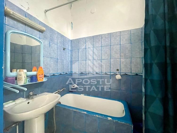 Apartament decomandat, 2 camere curte comuna - Zona Piata Sarbeasca