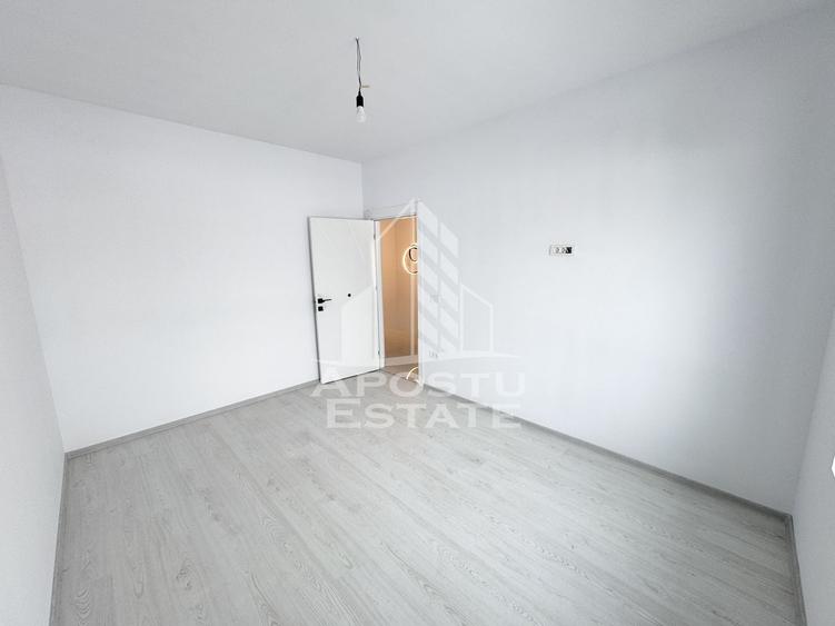 Duplex cu 5 camere si 3 bai, complet finalizat, disponibil imediat.