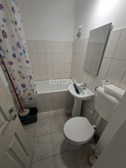 Apartament 2 camere, etajul 2/4, zona Baza 3 - 6