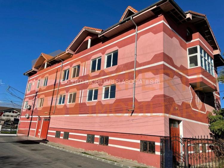 VILA cu spatii comerciale situata in zona CUMPANA - 2