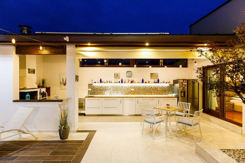 Arhitectura Distinsa: Casa Moderna Plan Parter si Piscina Privata - 2