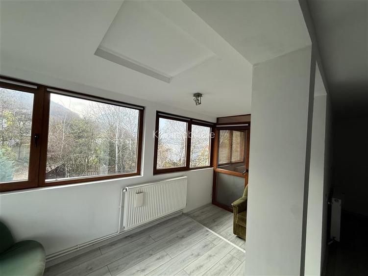 Casa de vacanta cu panorama  spre lac - 12