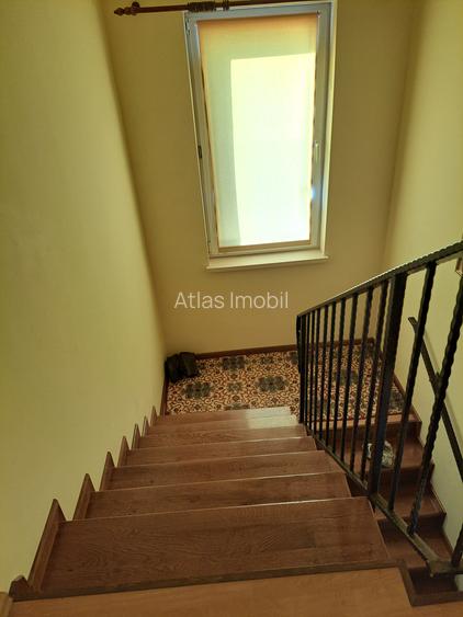 Casa-Vila ultrafinisata in regim D+P+E cu toate utilitatile cu 900 mp,teren - 27