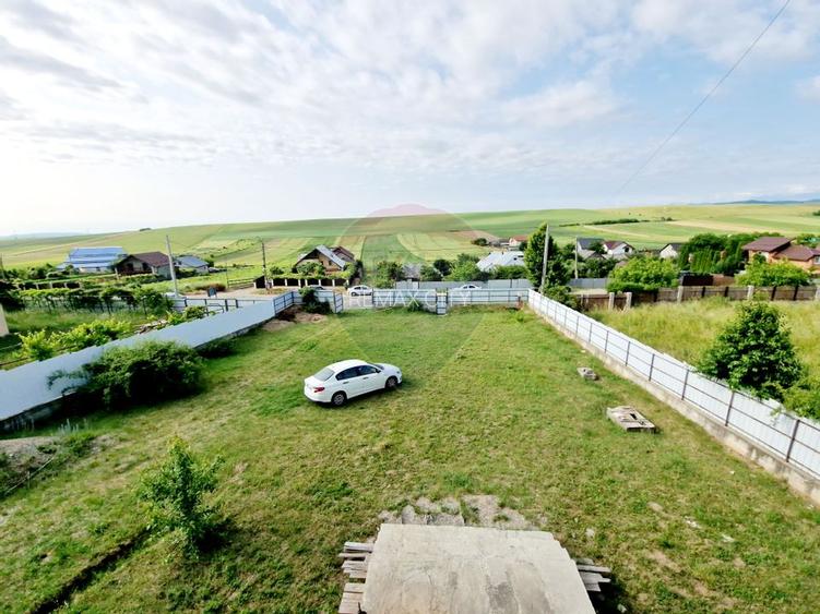 Casă spațioasă S+P+1E+M și teren generos 1664 mp - 39