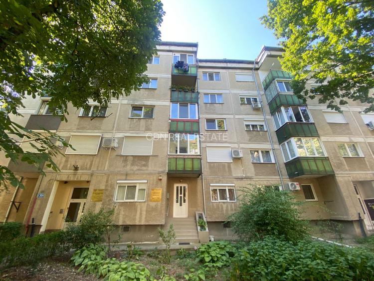 Se vinde 1/2 din Cabinet stomatologic, parter, 42,88mp, antifonat sonic, Decebal - 12