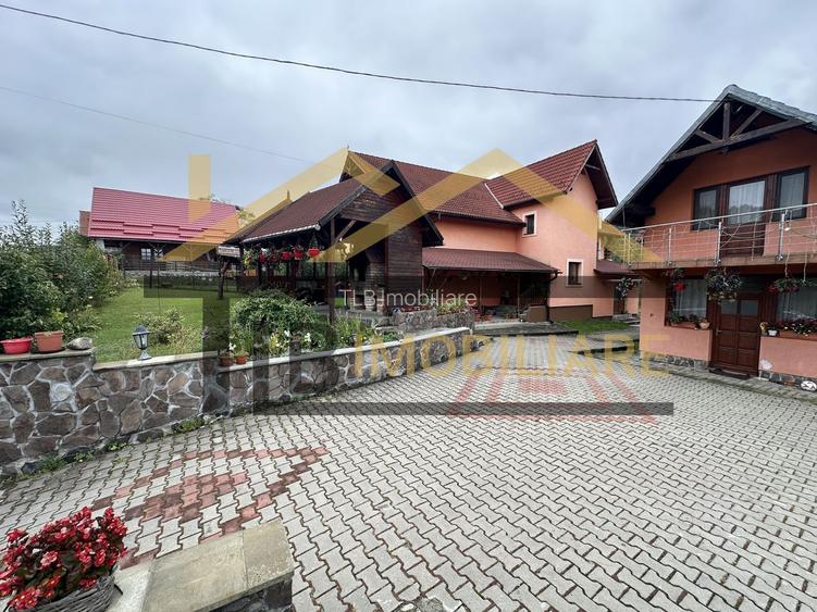 Vila cu 8 camere de vanzare, teren 1580mp, Zona Praid - 2