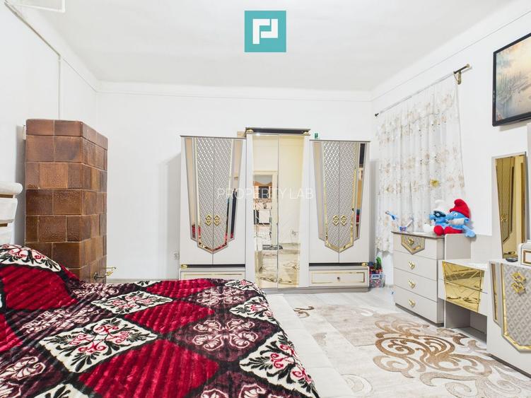 Două case, curte mare, lângă Castelul Corvinilor - 14