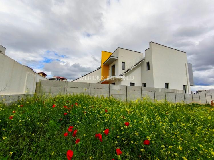 Vanzare vila moderna cu terasa circulabila imensa - 32