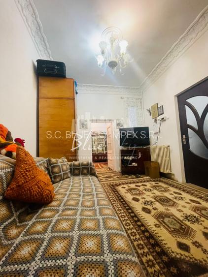 Casa interbelica - 5 camere, central, aproape de  Liceul Pedagogic si Tomis Mall - 2