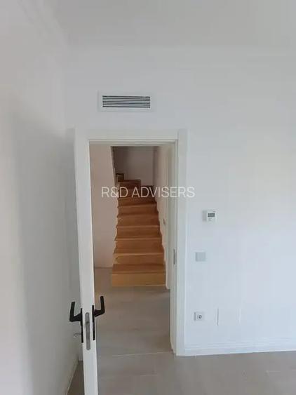 Vilă 5 camere  curte și parcare – 1 Decembrie - 16