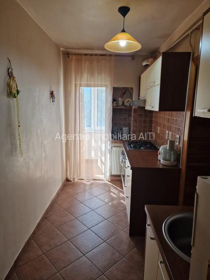 De Vanzare Apartament 3 camere Decomandat -bloc tip vila Obcini - 5