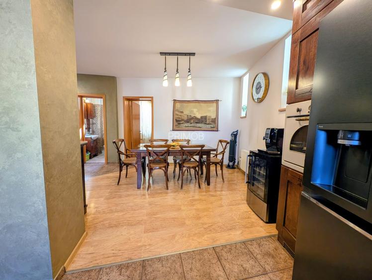 Vila superba 2003,P+E+M,300mpu,6 cam,teren 400mp,colt,renovata,tip mediteranean - 3