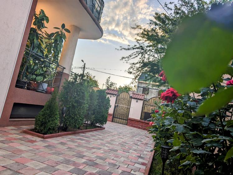 Bazilescu,D+P+E+M,parc/Metrou-5 min.pe jos,5 camere+subsol+mansarda,negociabil - 23