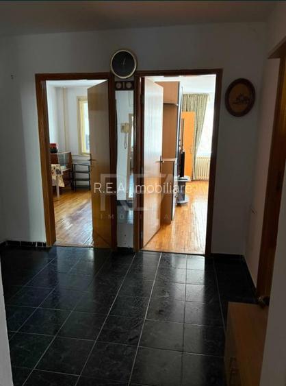 4 camere Dristor decomandat,et. 1,an 1983,metrou,81 mp,anvelopat,boxa - 6