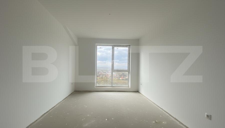 Casa pe calcan cu priveliste deschisa si compartimentare deosebita. - 10