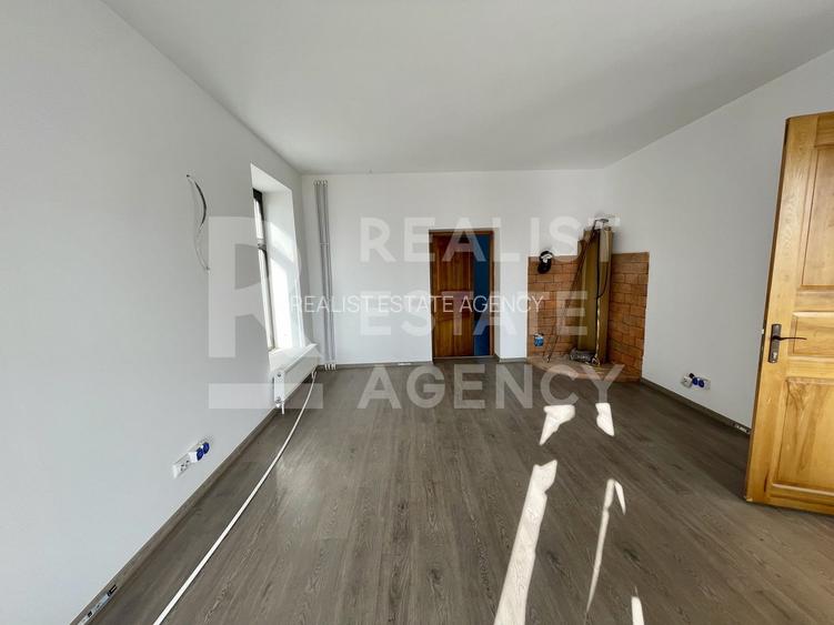 Vânzare, clădire impresionantă, 11 camere, 9 dormitoare, Păcurari - 7